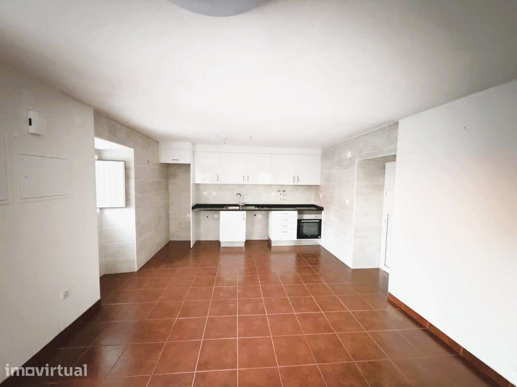 Moradia T2 para Arrendamento em Guia - Sapataria - Grande imagem: 2/13