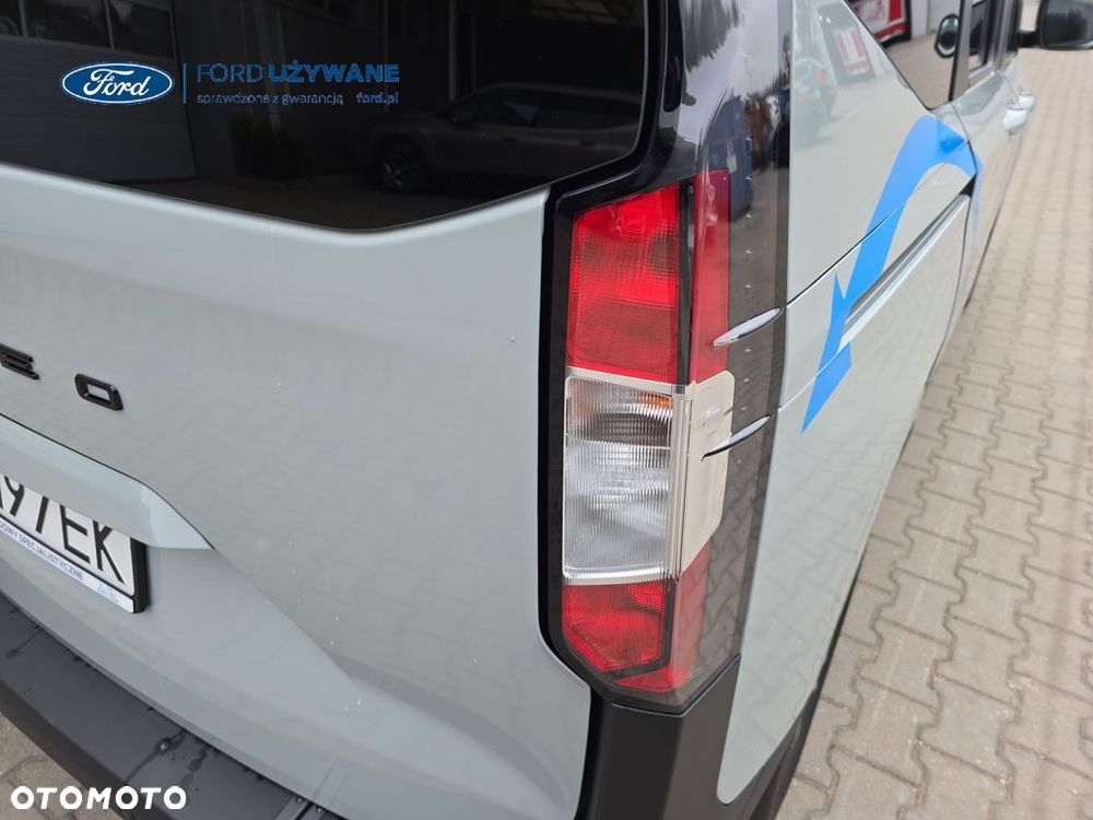 Ford Tourneo Courier - 12