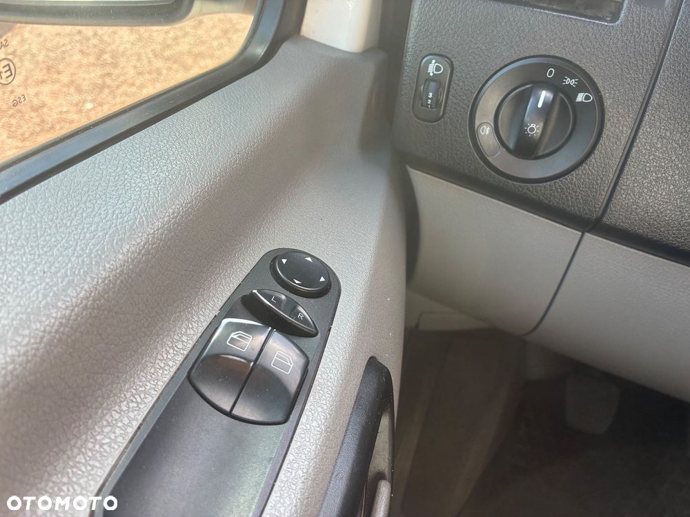 Volkswagen CRAFTER - 9