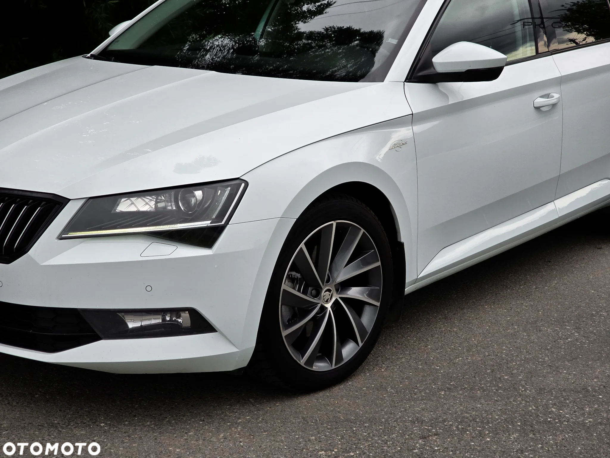 Skoda Superb Combi 2.0 TDI 4x4 DSG L&K - 6