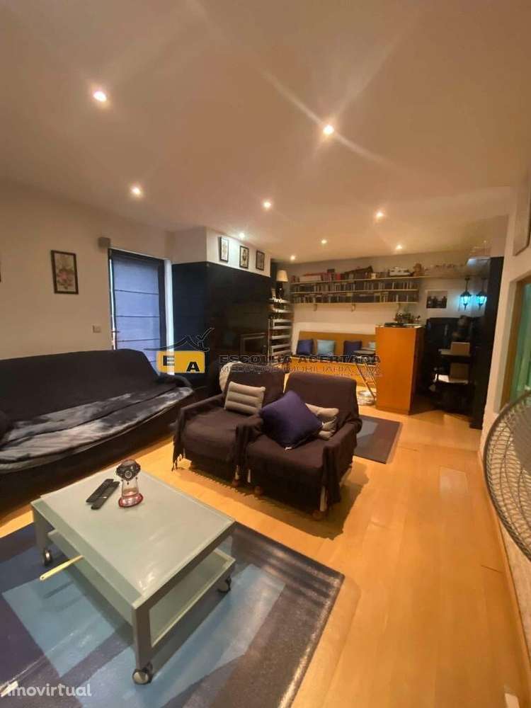 Moradia T5 com 4 frentes - Grande imagem: 4/45