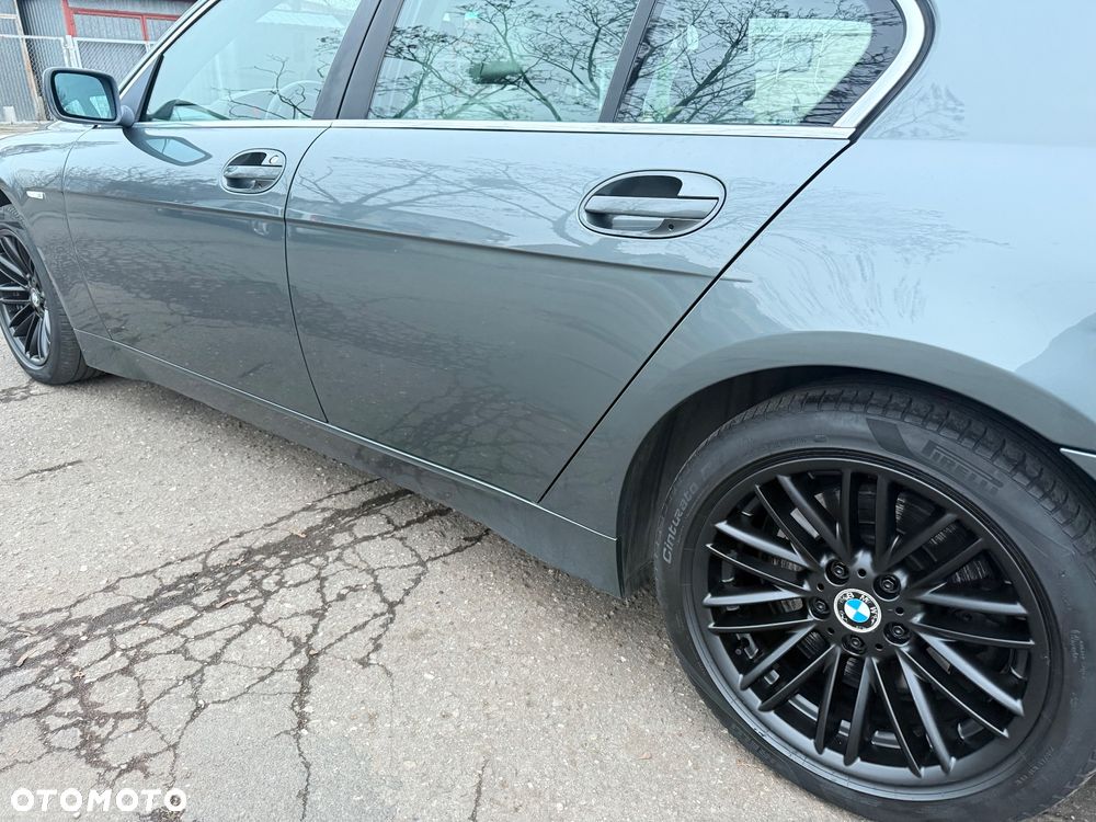 BMW Seria 7 745i - 17