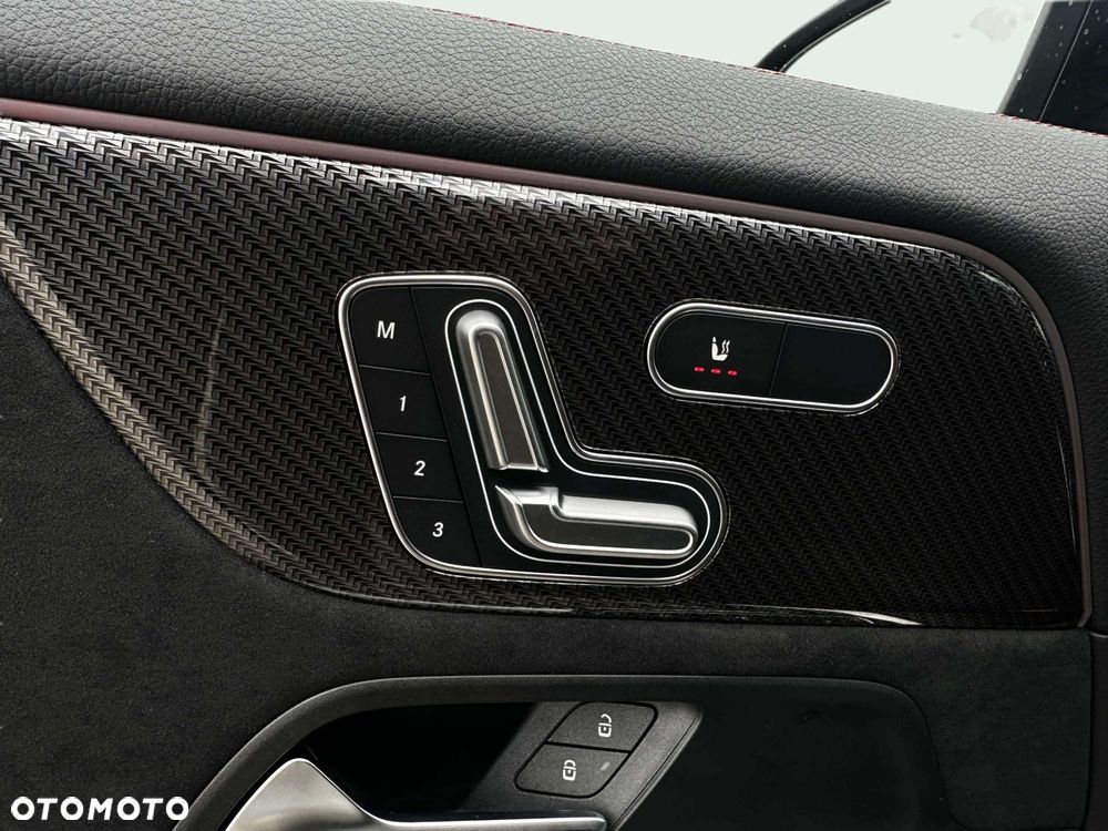 Mercedes-Benz GLA - 19