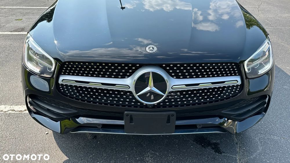 Mercedes-Benz GLC 300 4Matic 9G-TRONIC AMG Line Plus - 9