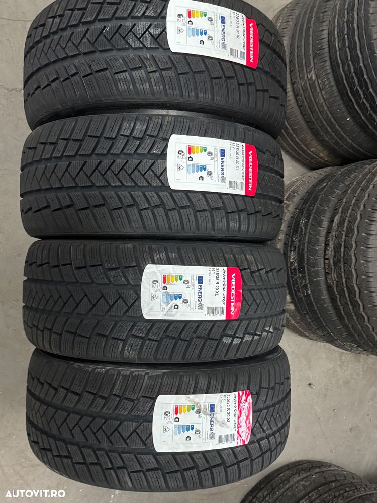 Vând 4 anvelope 235/35/20 vredestein de iarnă noi - 1
