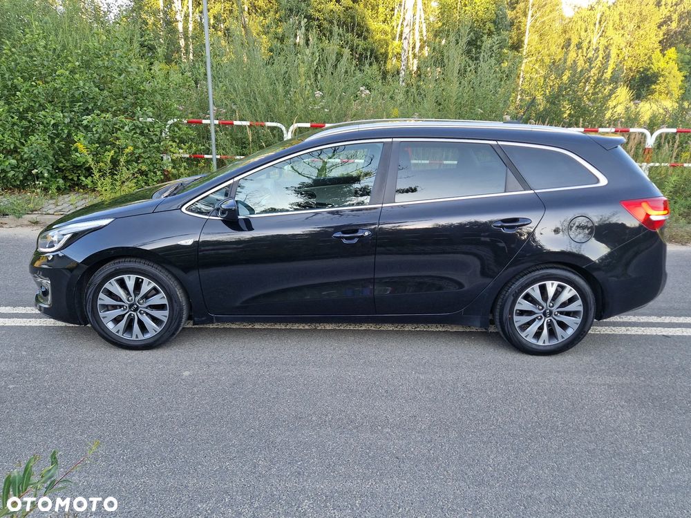 Kia Ceed 1.6 GDI Dream Team Edition - 4