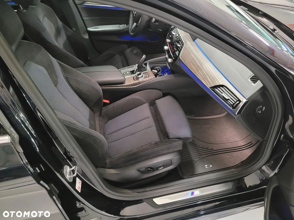 BMW Seria 5 520d xDrive M Sport sport - 18