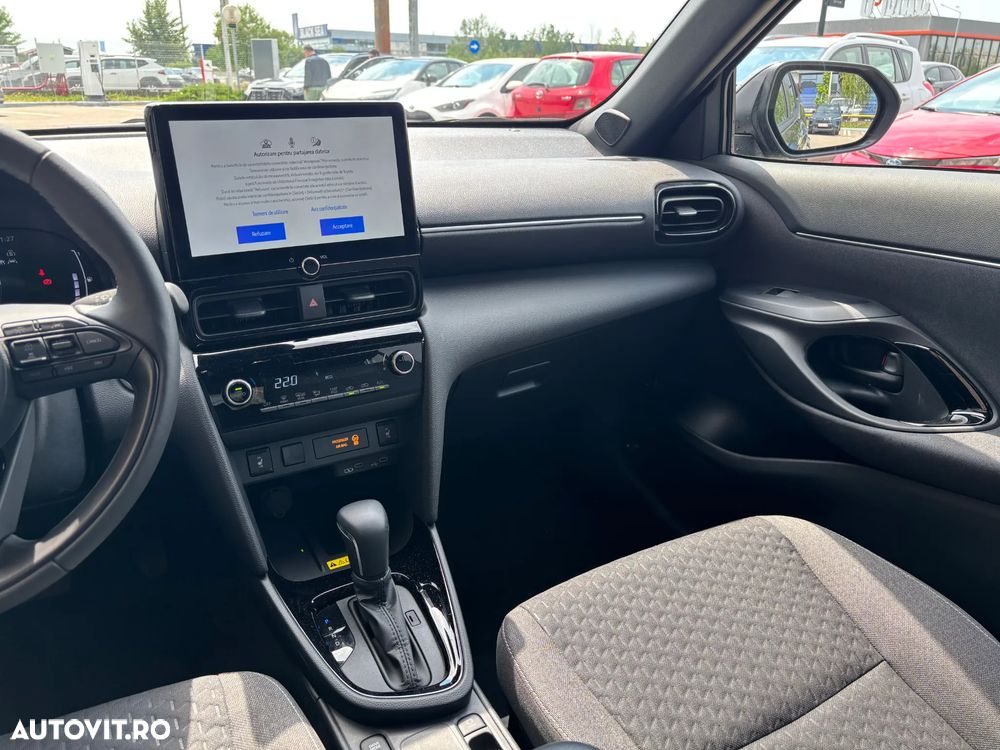 Toyota Yaris Cross 1.5 VVT-i HSD 4x2 Dynamic - 16