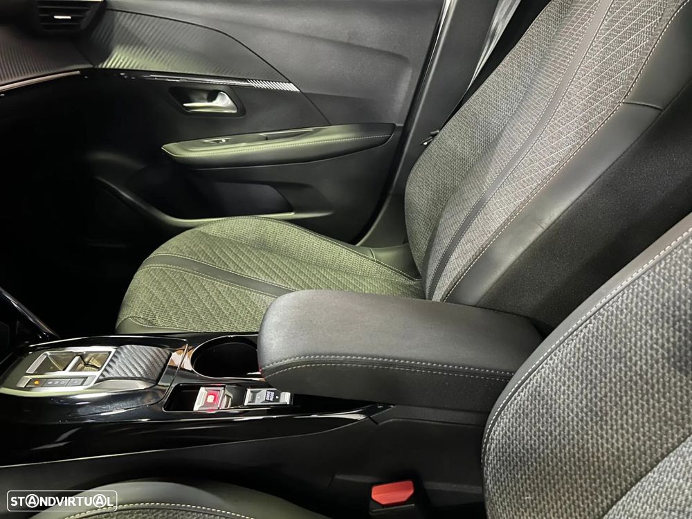 Peugeot 208 1.2 Hybrid Allure e-DCS6 - 10