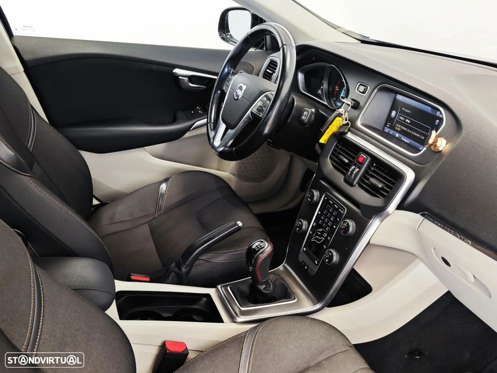 Volvo V40 Cross Country 1.6 D2 Momentum - 7