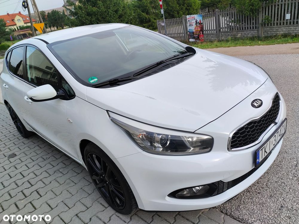 Kia Ceed - 32