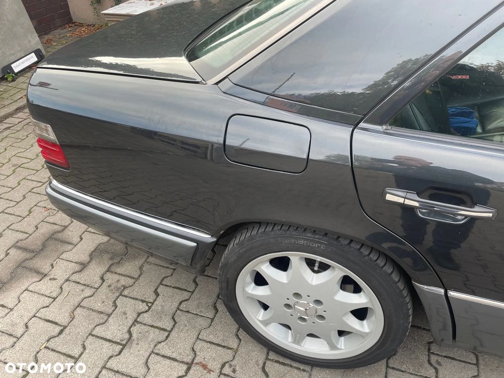 Mercedes-Benz Klasa E - 21