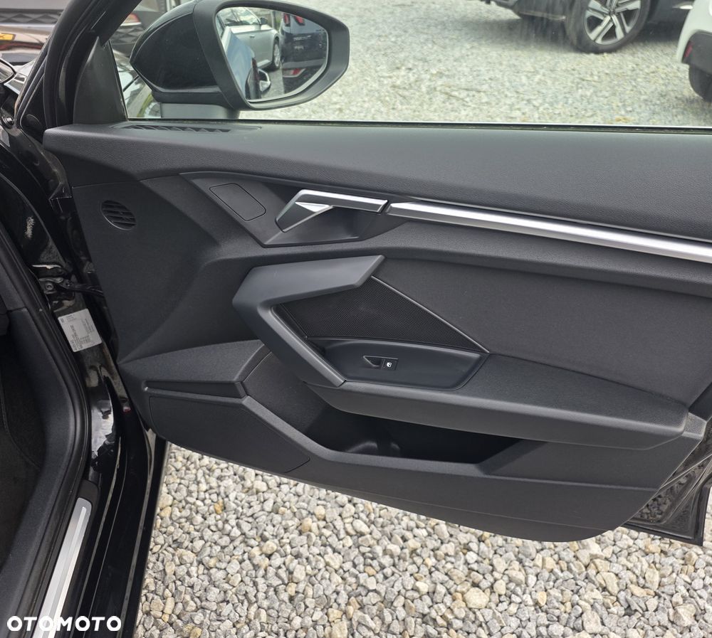 Audi A3 Limousine 30 TFSI S tronic sport - 12