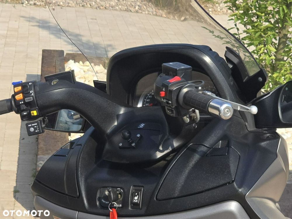 Suzuki Burgman - 6