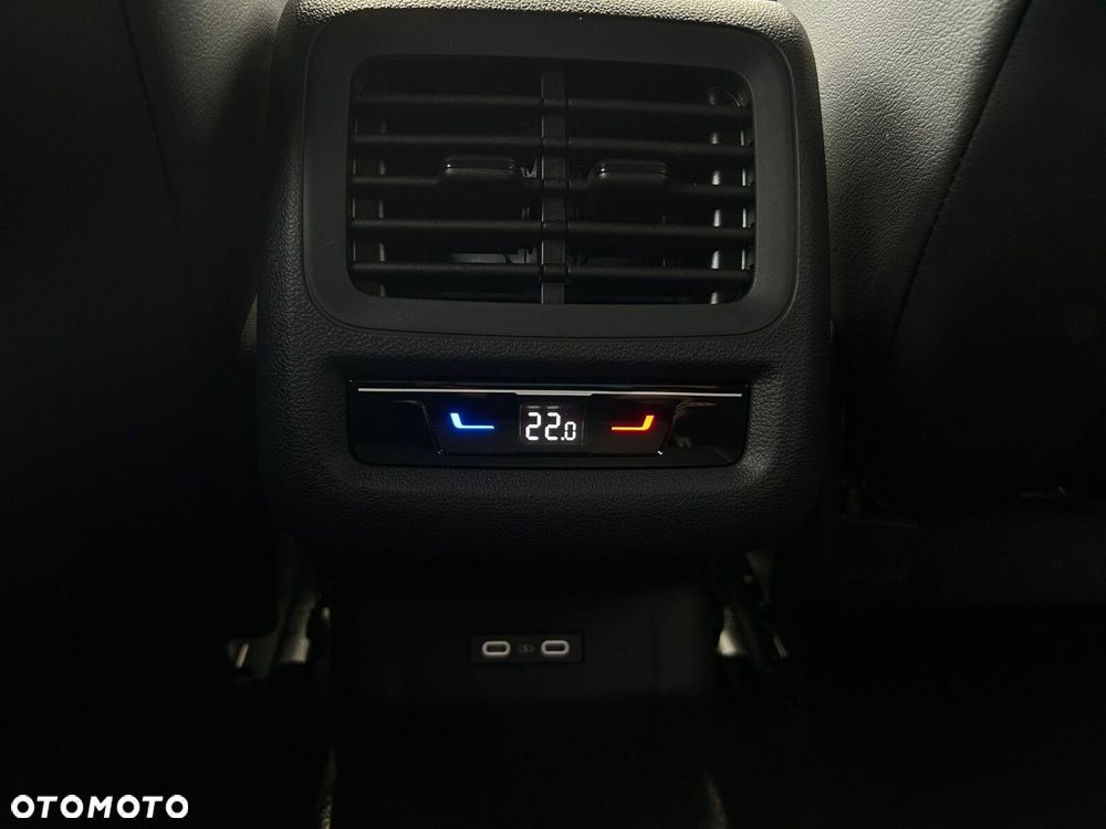 Volkswagen T-Roc - 25