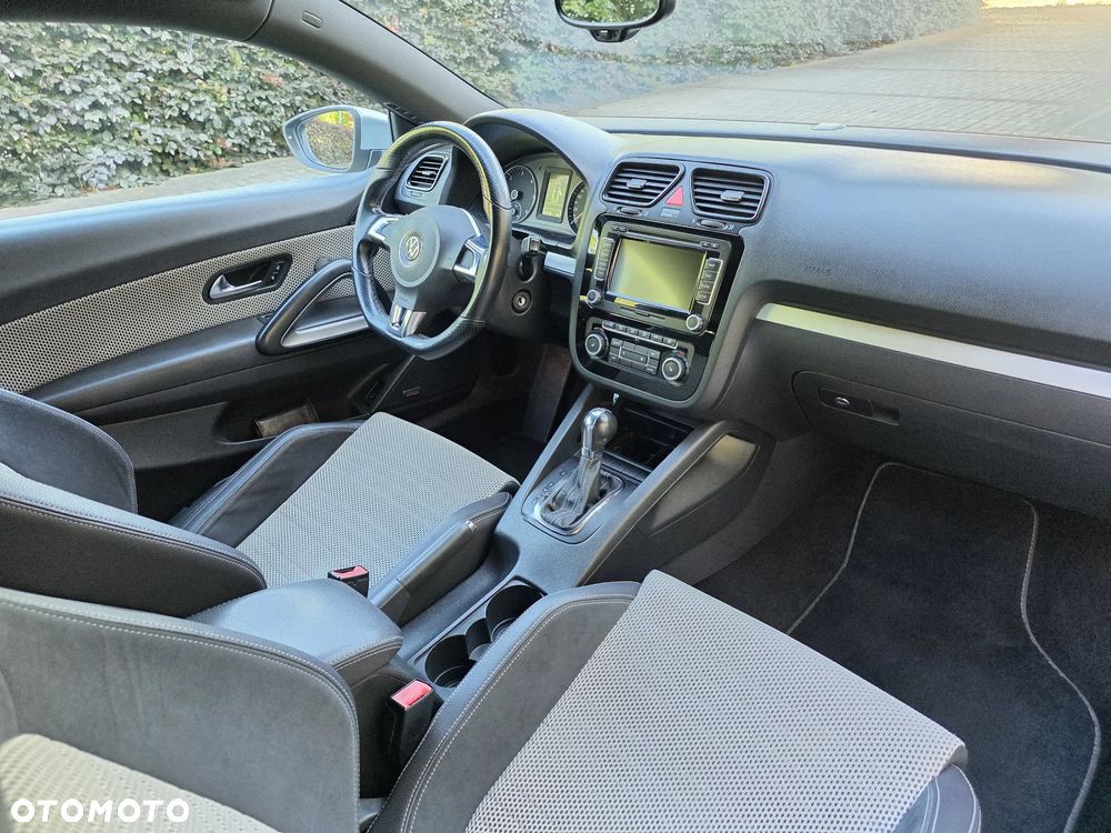 Volkswagen Scirocco 2.0 TDI DSG Life - 17