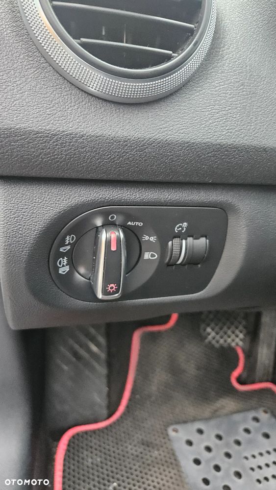 Audi A3 Sportback 2.0 TDI DPF S tronic S line Sportpaket - 11