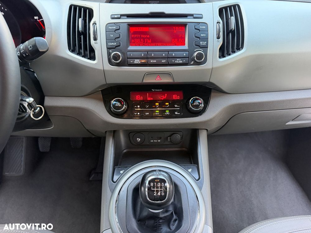 Kia Sportage 2.0 DSL MT 4x4 PREMIUM - 12