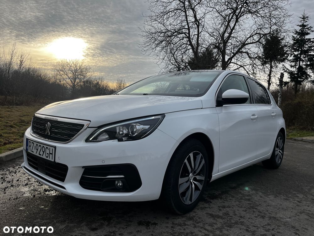 Peugeot 308 1.2 PureTech GPF Road Trip S&S EAT8 - 11