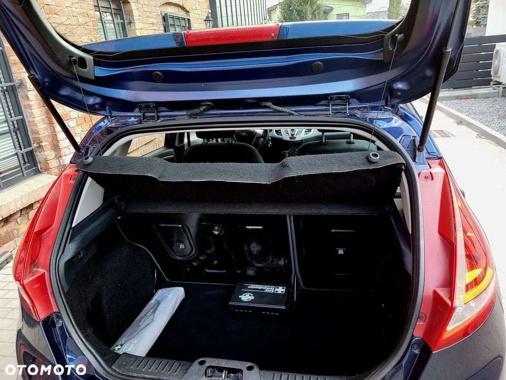 Ford Fiesta - 12