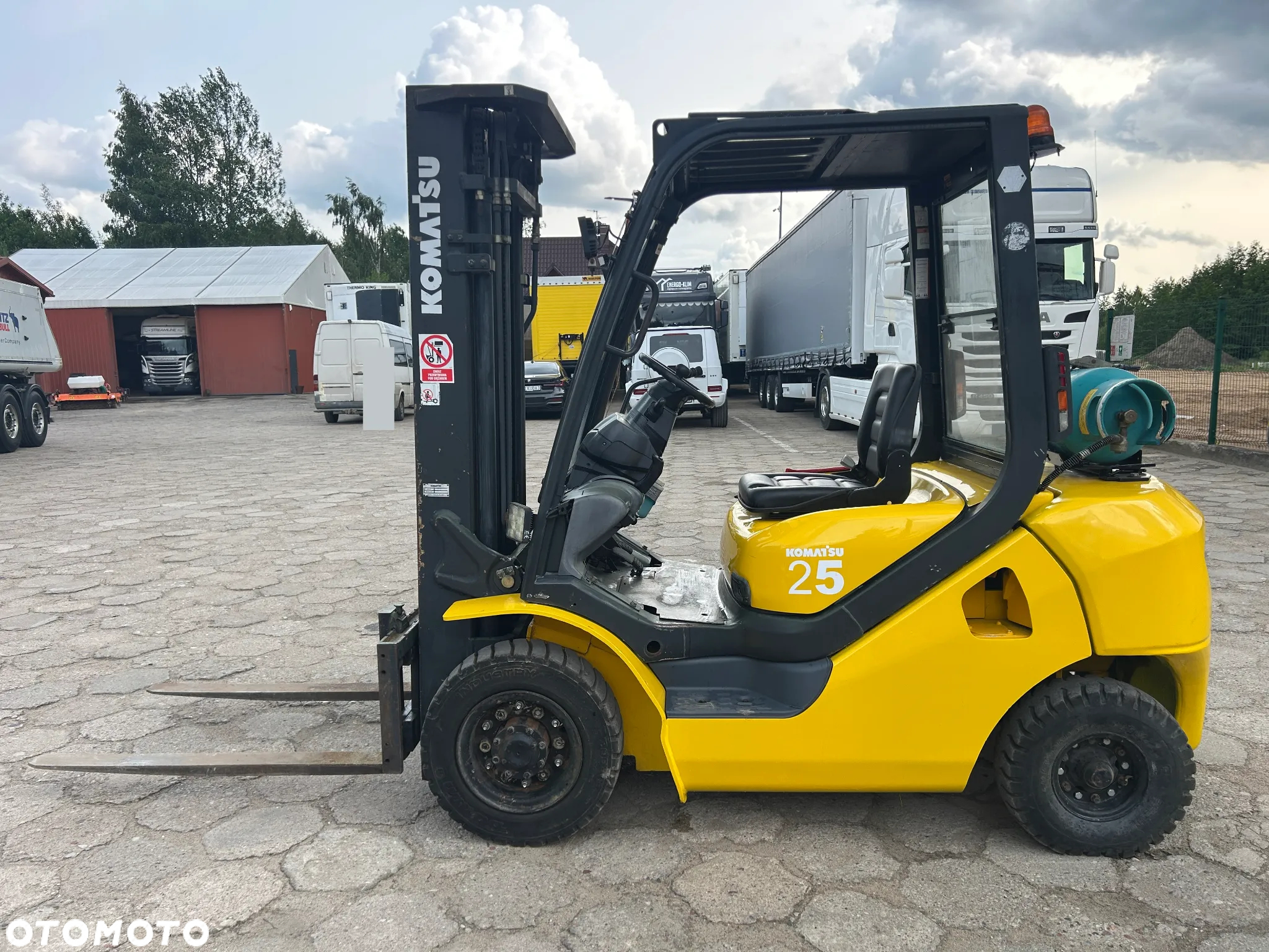 Komatsu FG25HT-16R / WÓZEK WIDŁOWY / 6831 MOTOGODZIN / 2005 ROK !! - 8