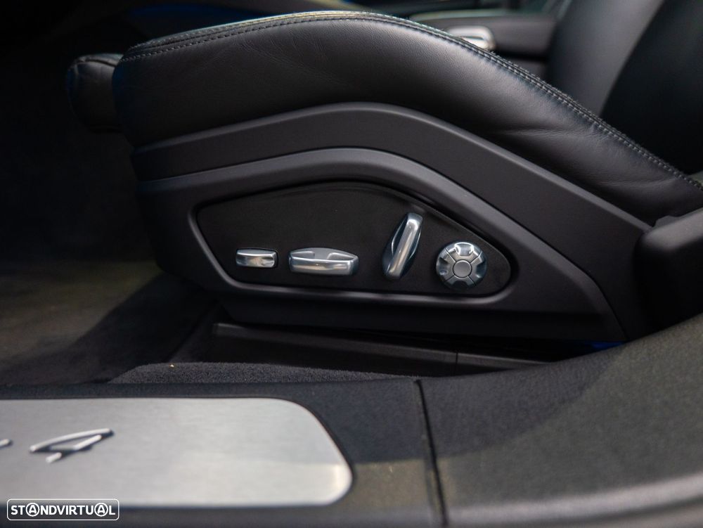 Porsche Panamera Sport Turismo 4 E-Hybrid - 18