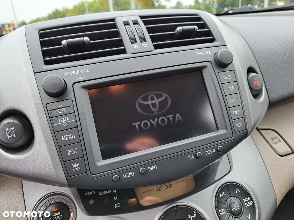 Toyota RAV4 - 29
