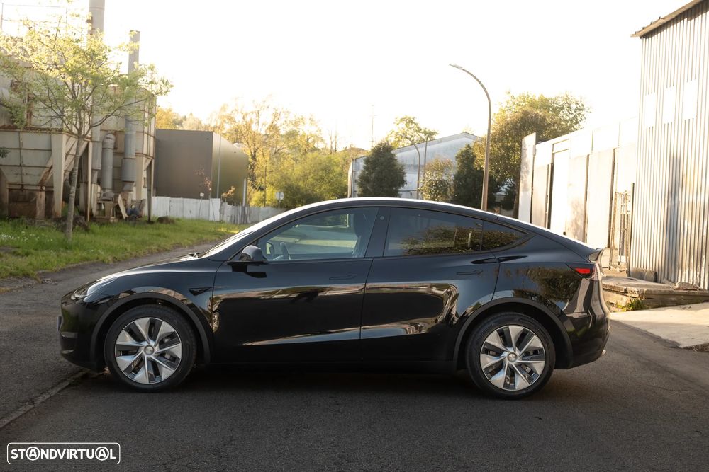 Tesla Model Y Long Range Dual Motor AWD - 15