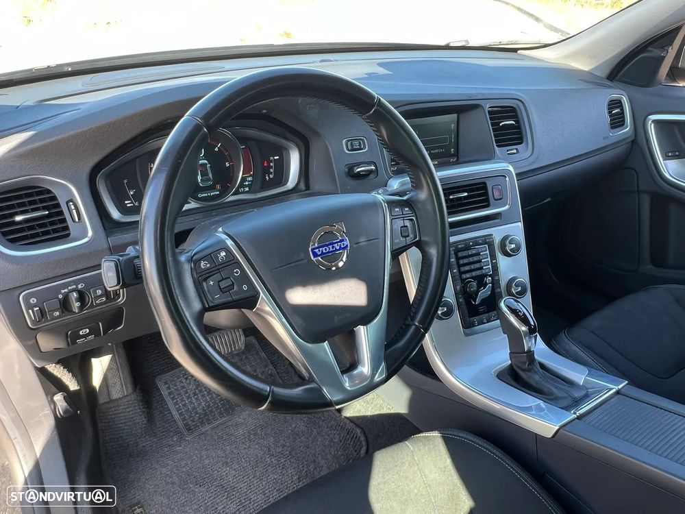 Volvo V60 D2 Geartronic Powershift Momentum - 6