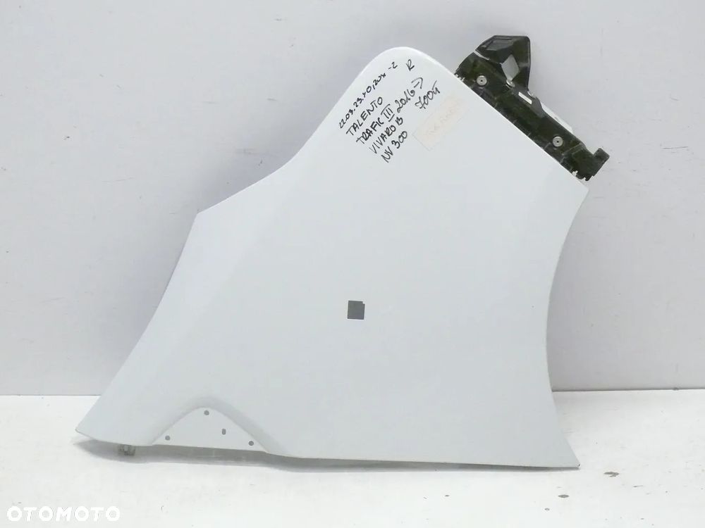 BŁOTNIK PRZEDNI PRAWY TALENTO TRAFIC VIVARO NV300 2016