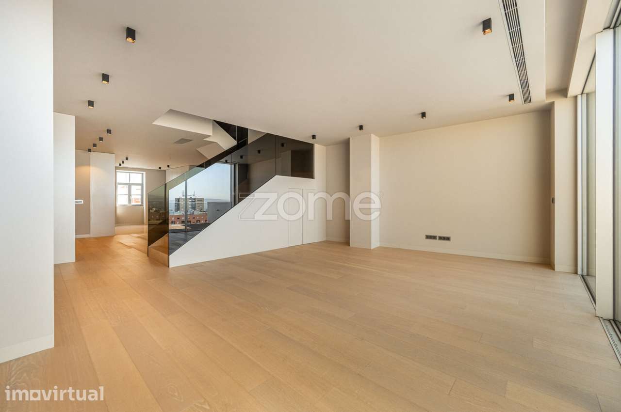 Duplex de Luxo com Terraço e Vistas Panorâmicas no Centro de Braga - Grande imagem: 3/37