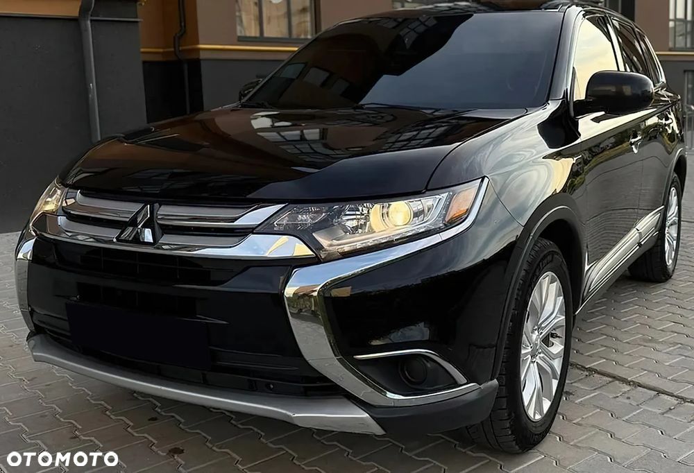 Mitsubishi Outlander - 3