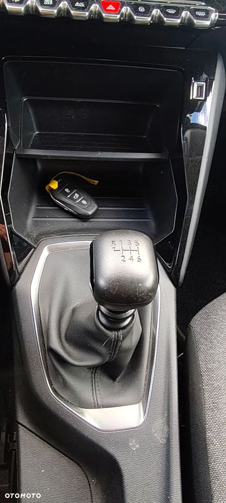Peugeot 208 BlueHDi 100 Active Pack - 13