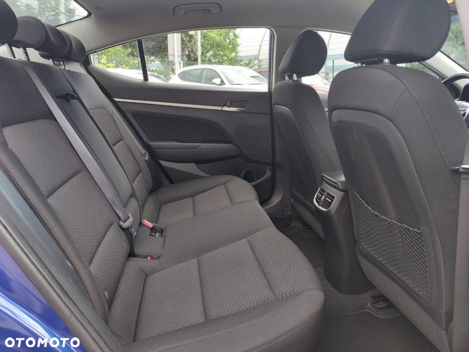 Hyundai Elantra - 14
