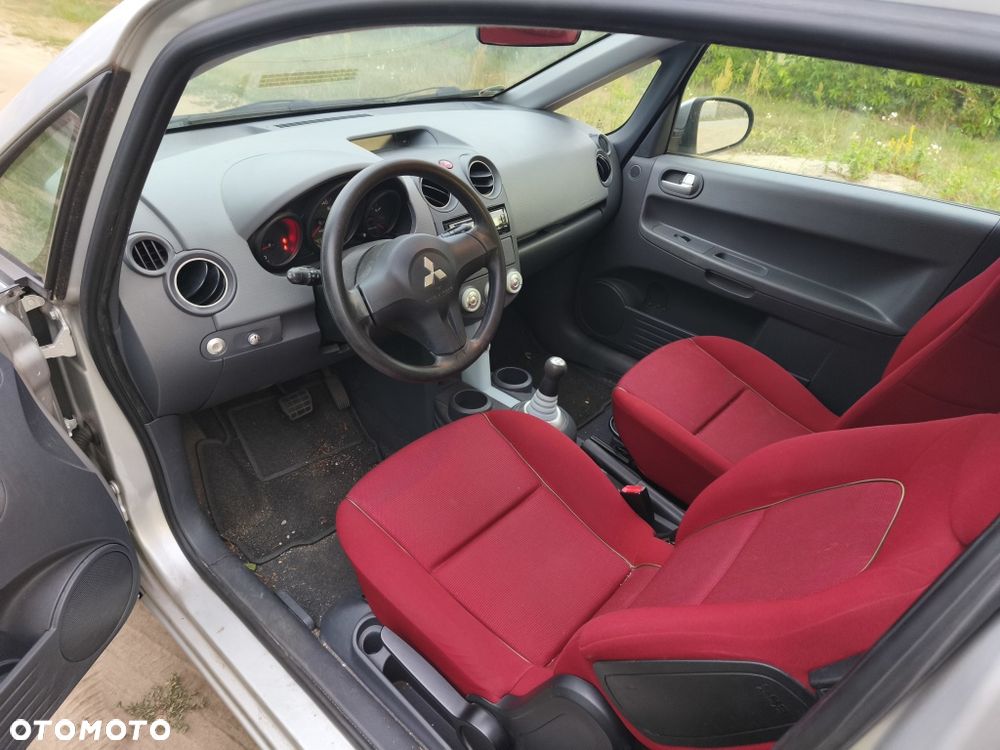 Mitsubishi Colt - 6