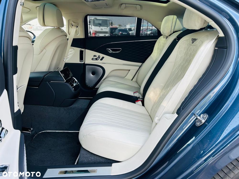 Bentley Flying Spur - 13