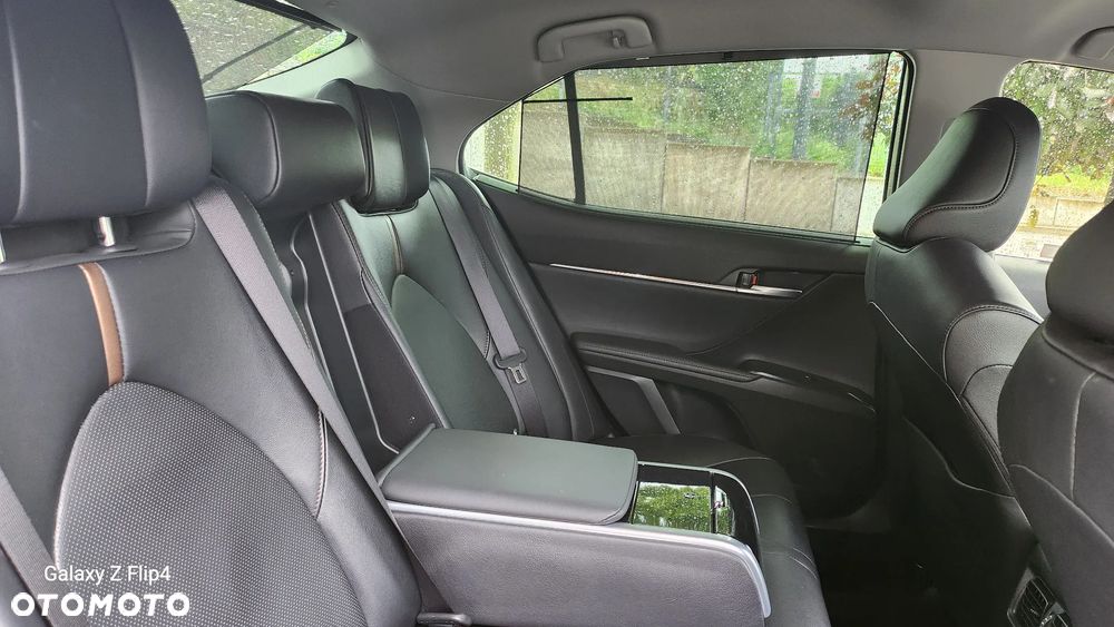 Toyota Camry 2.5 Hybrid Executive CVT - 10
