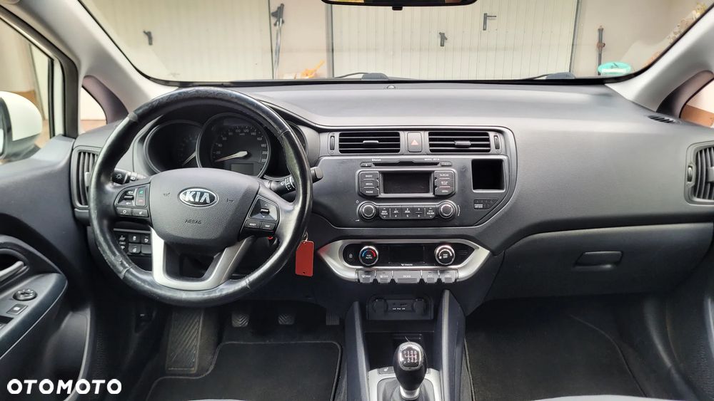 Kia Rio 1.4 Dream Team Edition - 25
