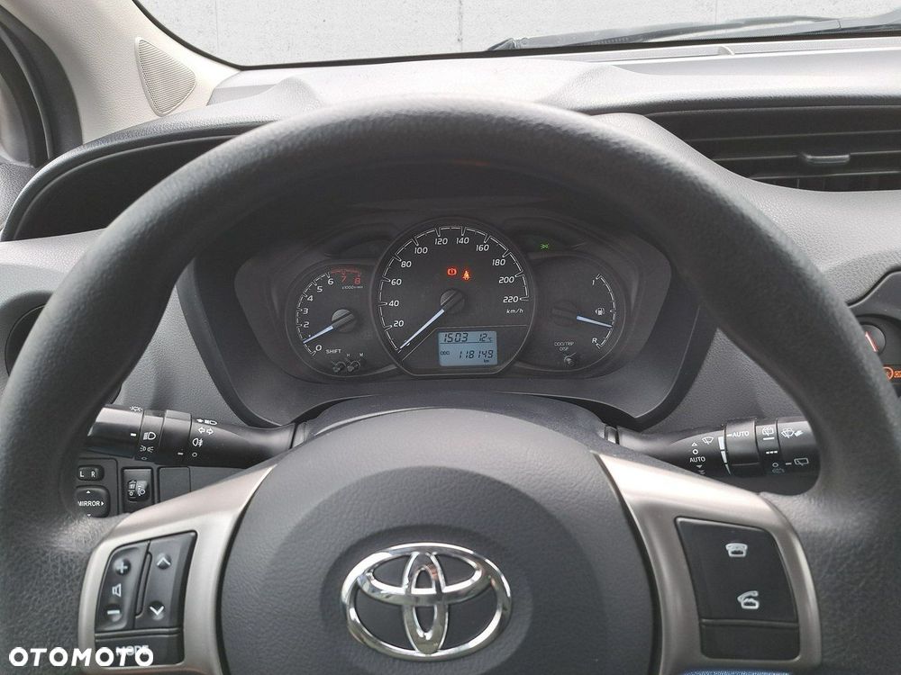 Toyota Yaris - 15