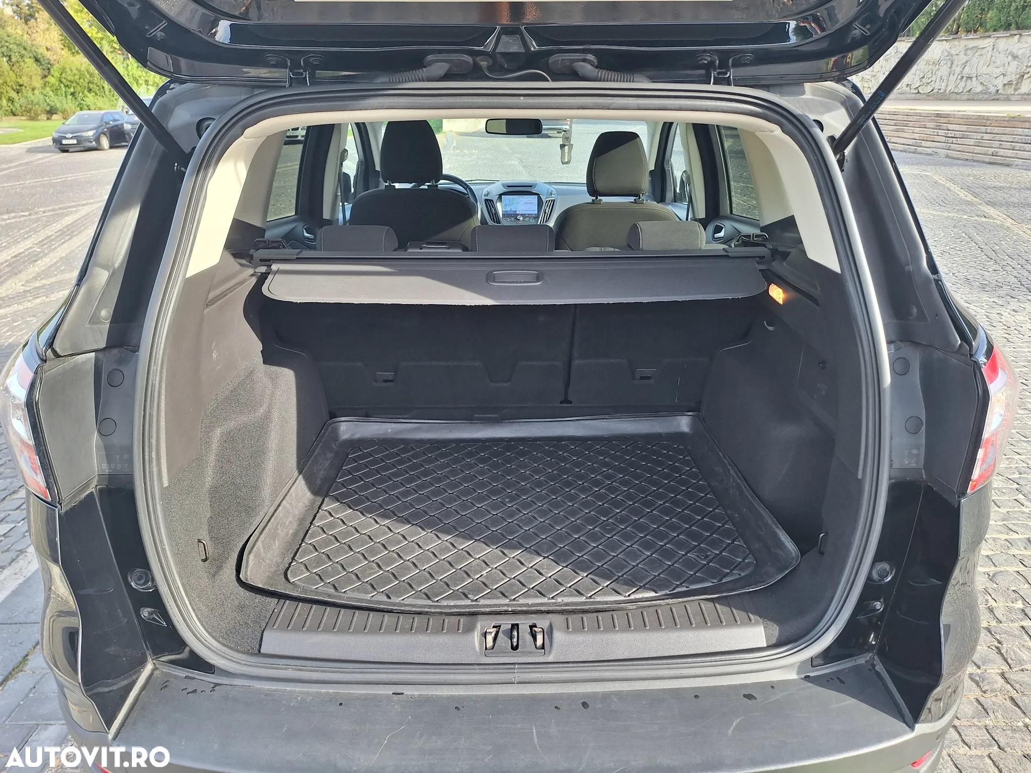 Ford Kuga - 17