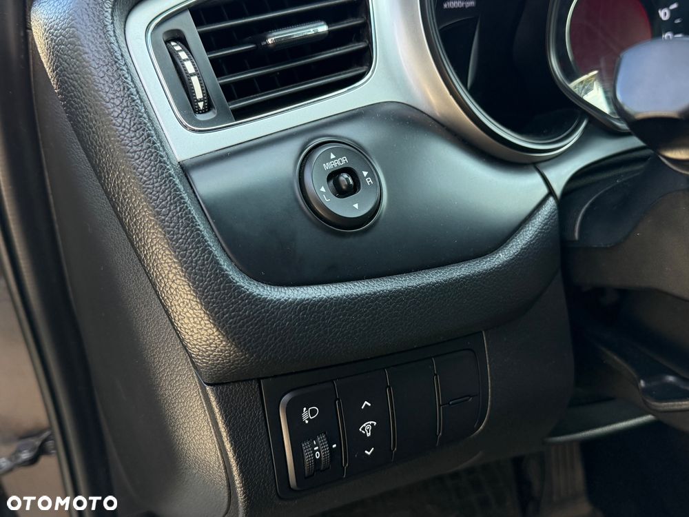 Kia Ceed - 12