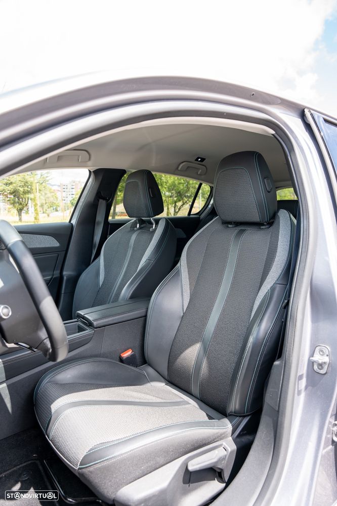 Peugeot 308 BlueHDi 130 EAT8 Allure - 22
