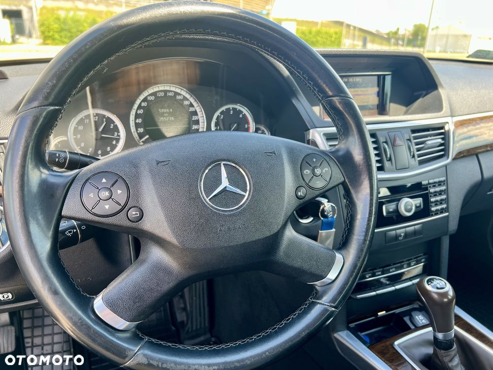Mercedes-Benz Klasa E 200 CDI BlueEff Elegance - 2