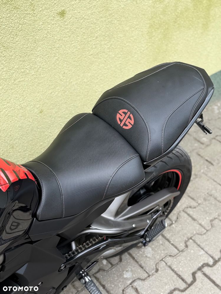 Kawasaki ER - 32