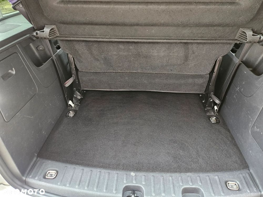 Volkswagen Caddy 2.0 TDI Trendline DSG - 12