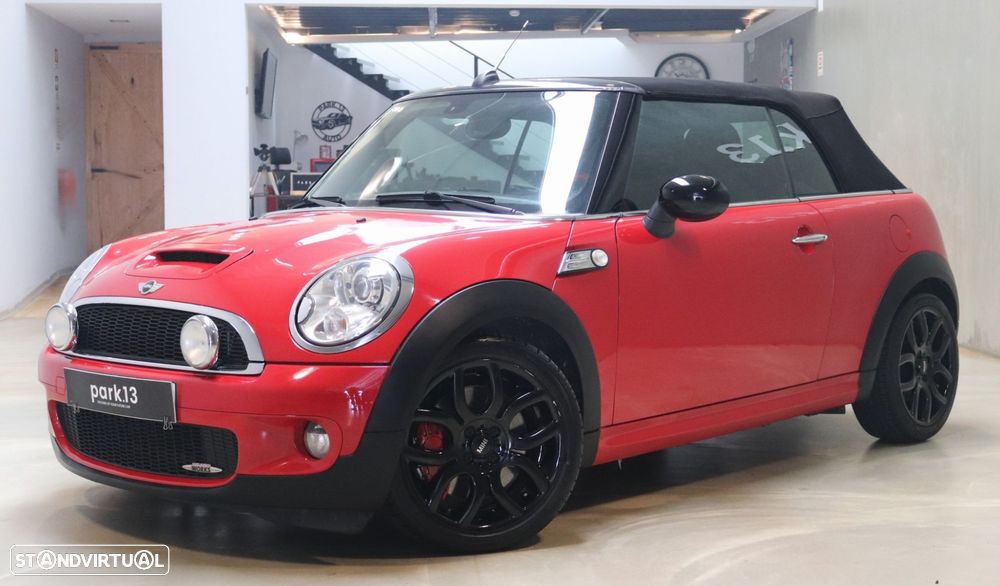 MINI Cabrio John Cooper Works - 32
