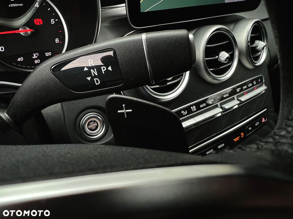 Mercedes-Benz Klasa C 220 d 9G-TRONIC - 27