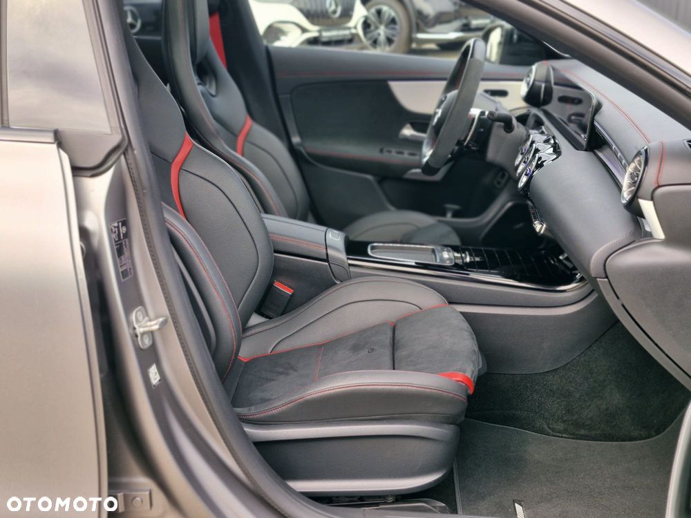 Mercedes-Benz CLA AMG 45 S 4-Matic+ 8G-DCT - 18