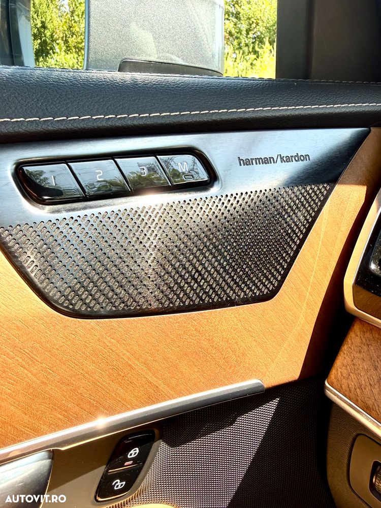 Volvo XC 90 - 9