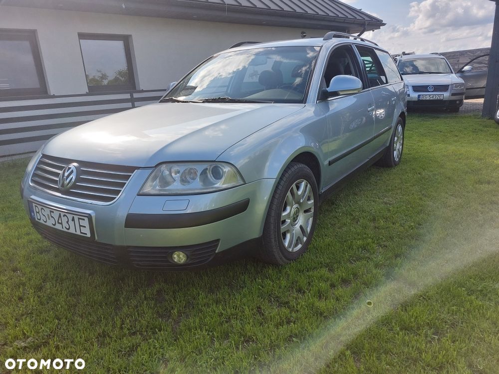 Volkswagen Passat - 1